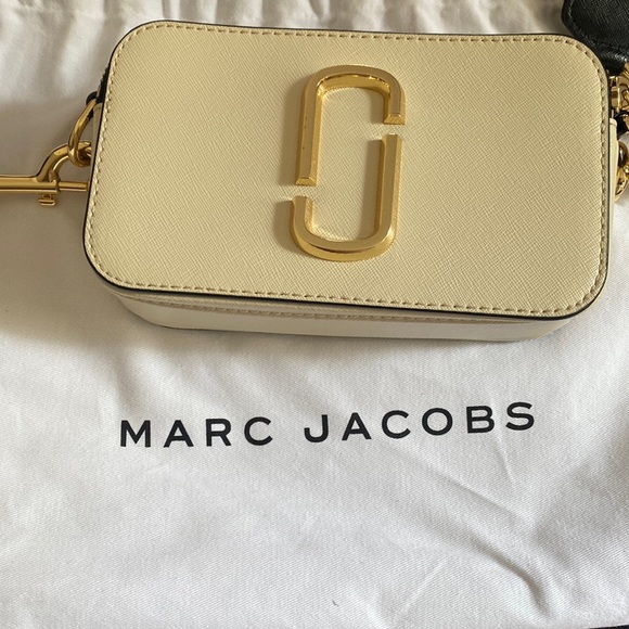 Marc Jacob (bestseller) snapshot. Excellent condition, like new! - Picture 1 of 5